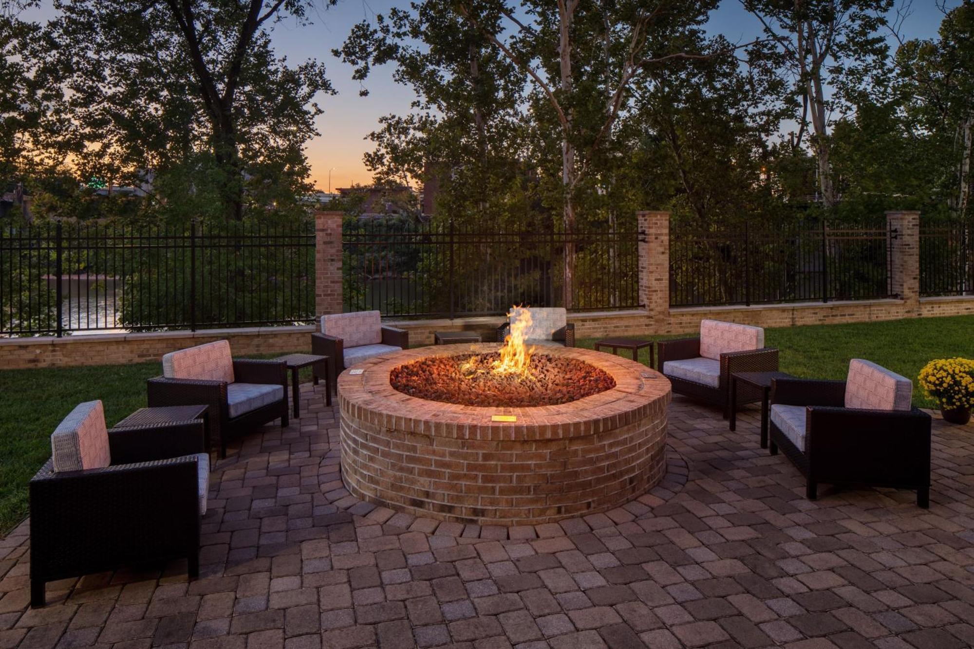 Courtyard By Marriott Charleston Downtown/Civic Center Hotel Luaran gambar